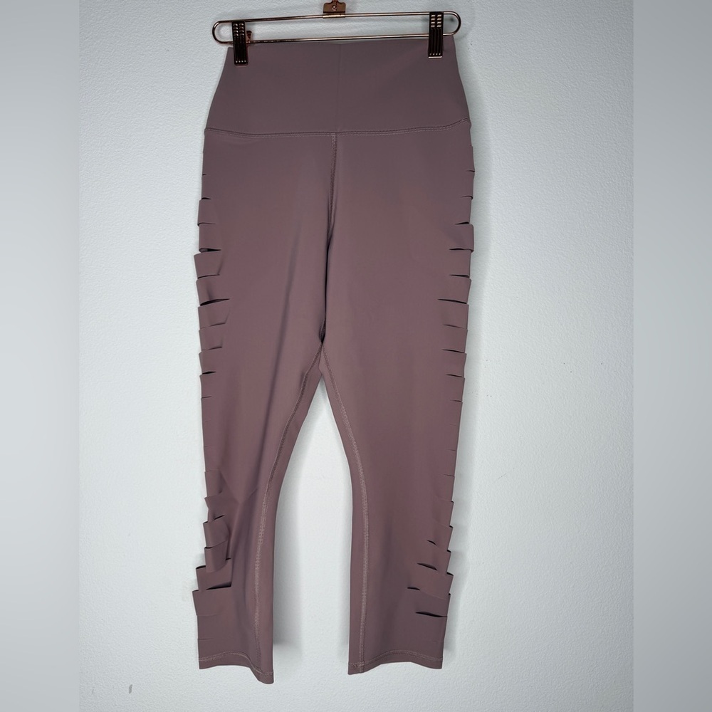 NWOT ALO YOGA High Waist Slice Capri Leggings for Yoga Pants SMALL - Picture 3 of 9